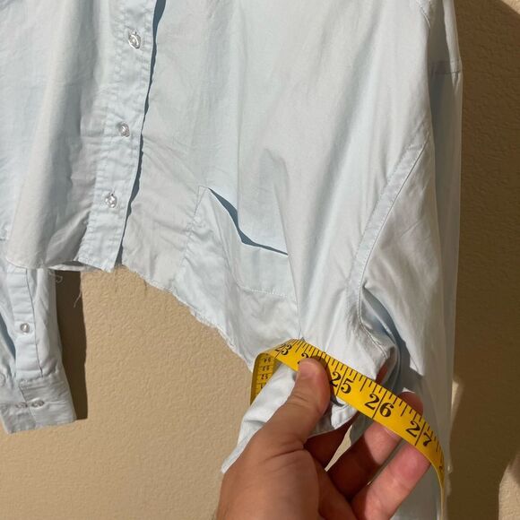 Daily Drills Light Blue Cropped Blouse - Picture 4 of 5